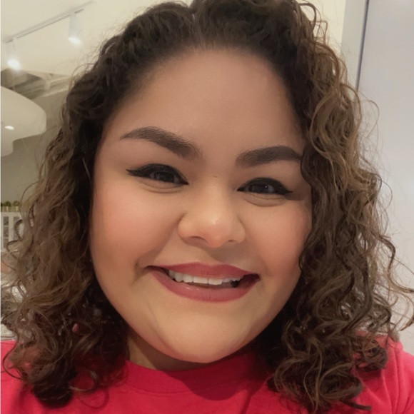 Meet your Posher, Monica - Picture 1 of 1